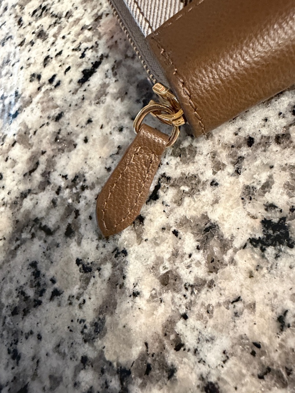 🔥NWT Burberry Large Zip Around Wallet in "Earth" Check🔥 - Picture 3 of 6
